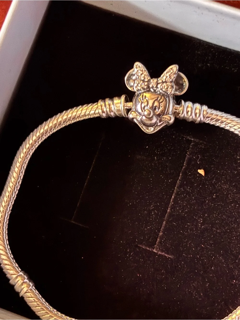 Silver Minnie Mouse Bow Charm Bracelet - Women's Jewelry size 7 1/2 NOT Pandora